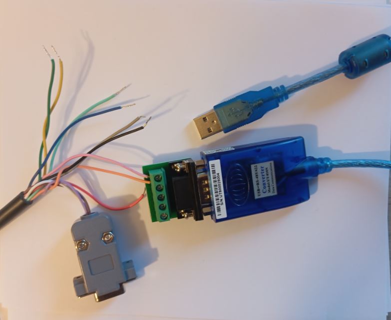 haszn�ljon USB/RS-485-�s �talak�t�t a kommunik�ci�hoz